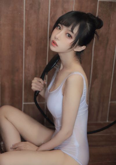 古墓荒斋